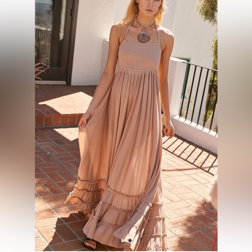 Free People Extratropical Maxi Dress in taupe / size small 💃